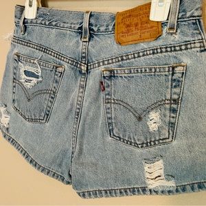 Adorable Levi’s Denim Distressed Shorts